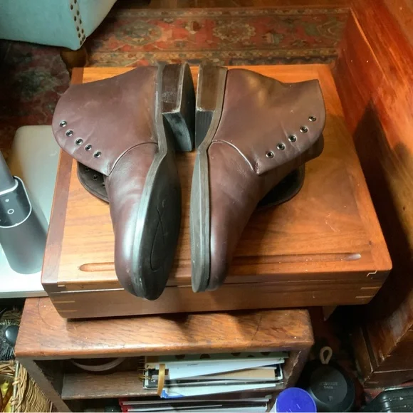 Easy Spirit "Bootalinos" 9B - lace up brown leather ankle boot. Comfy - Picture 12 of 14